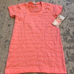 Lululemon NWT 2013 Sea Wheeze Run Swiftly Scoop SS Tech